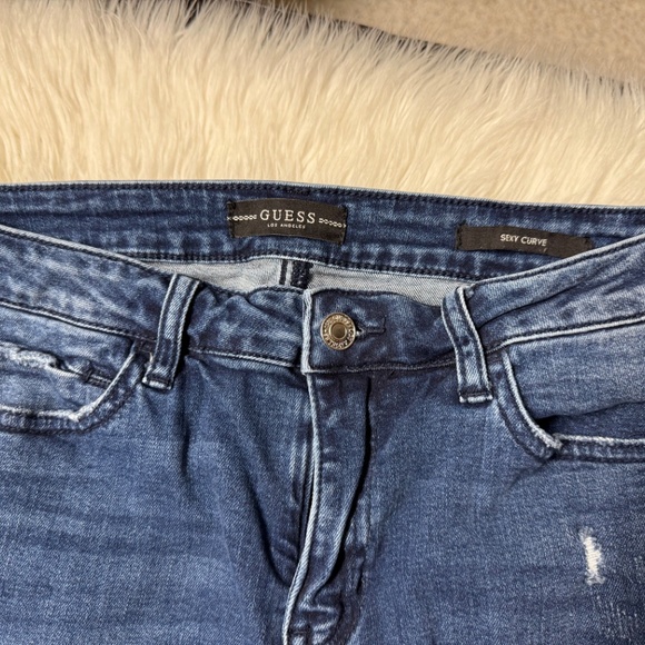 Guess- Sexy Curve Mid-Rise Skinny Jeans - Picture 5 of 5